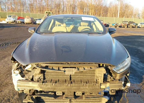 2016 Ford Fusion Hybrid Se z USA, uszkodzony, nr VIN 3FA6P0LU2GR402400